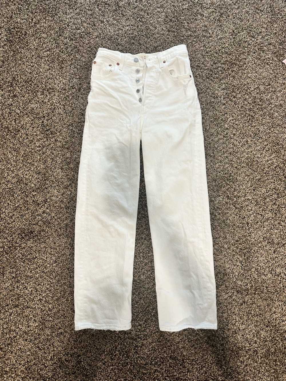 Levi’s White Rib-Cage Straight Ankle Jeans